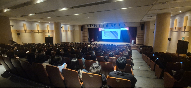 연수구는 지난 28일 구청 연수아트홀에서 직원과 위탁시설 담당자를 대상으로 도급용역위탁처벌법 교육을 실시했다